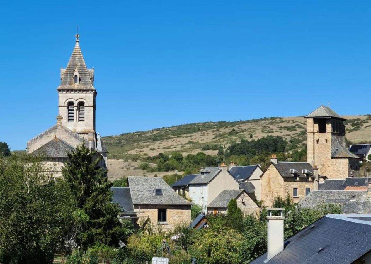 Le Gite De La Vieille Eglise De Coussergues Екстер'єр фото